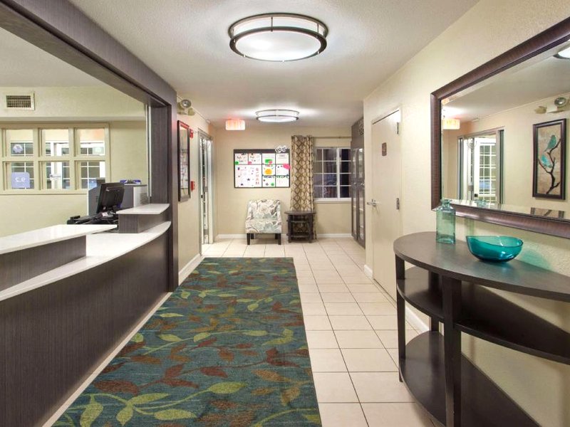 Sonesta Simply Suites Cleveland North Olmsted Airportの写真