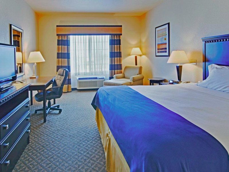 Holiday Inn Express Delano Highway 99 By IHGの写真