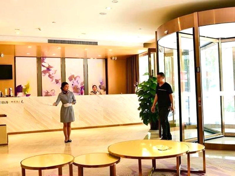 ラヴァンド ホテル シーサンパンナ ジンホン ソンクラン スクエア (Lavande Hotel·Xishuangbanna Jinghong Songkran Square)の写真