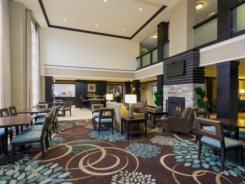 Staybridge Suites Chicago-Oakbrook Terrace By IHGの写真
