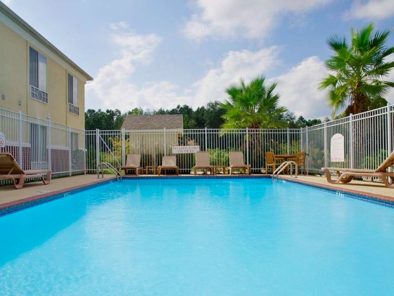 Express Inn Leesville Ft Johnson, SureStay Collection by BWの写真