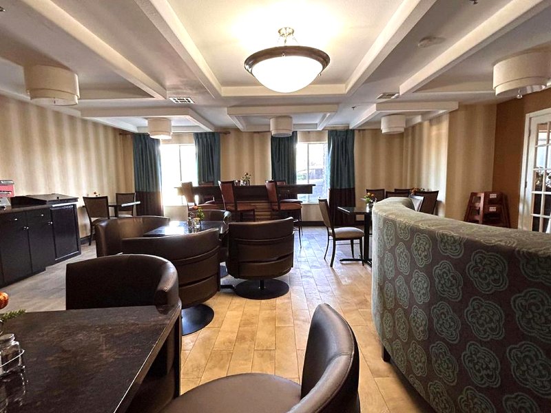 Express Inn Leesville Ft Johnson, SureStay Collection by BWの写真