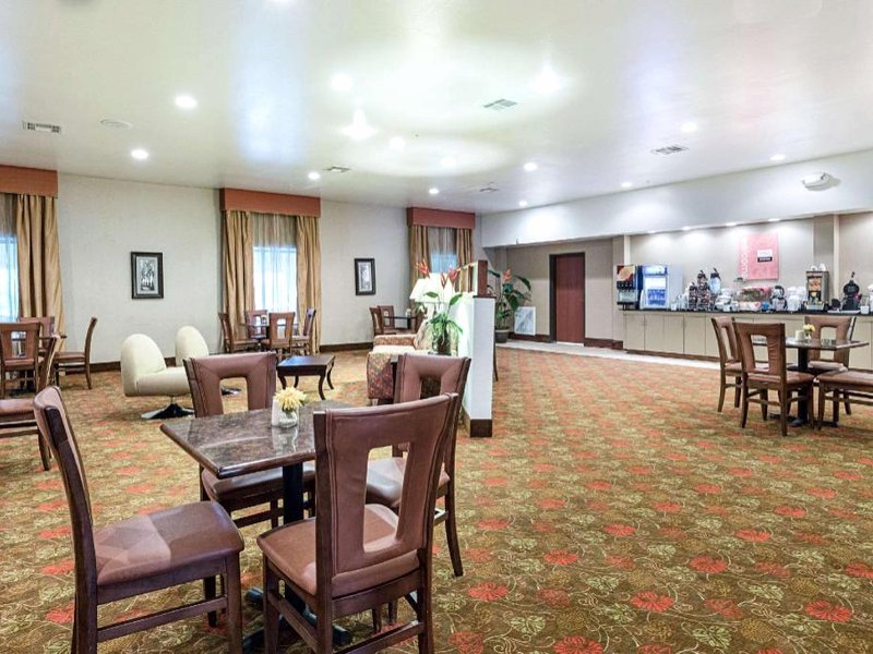 コンフォート スイーツ (Comfort Suites)の写真