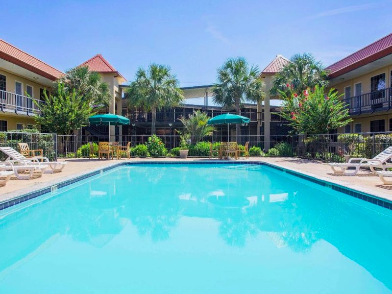 デイズ イン バイ ウィンダム リースヴィル (Days Inn by Wyndham Leesville)の写真