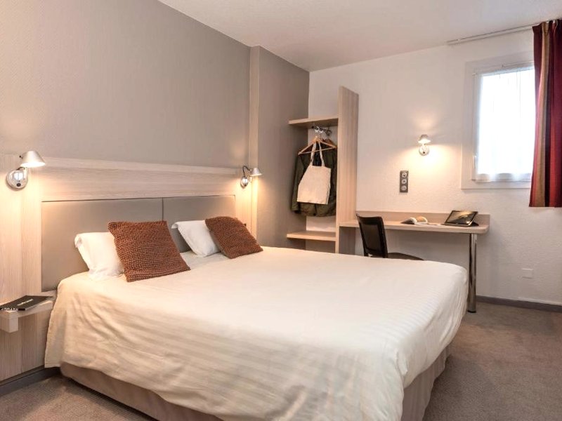 Brit Hotel Confort Deltour Mendeの写真
