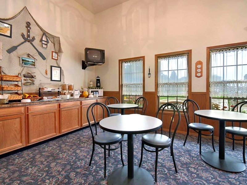 Super 8 By Wyndham Pellaの写真