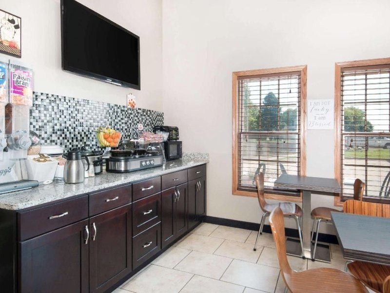 Super 8 By Wyndham Pellaの写真