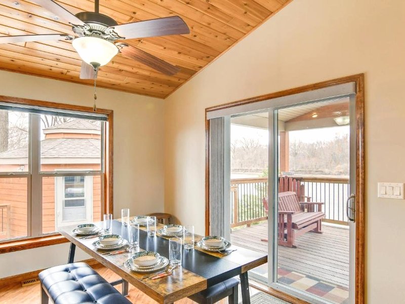 6 Mi to Dtwn Pella Riverfront Cabin with Game Room!の写真