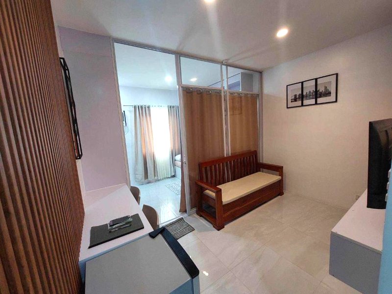 Twin Hearts Residences Unit 215の写真