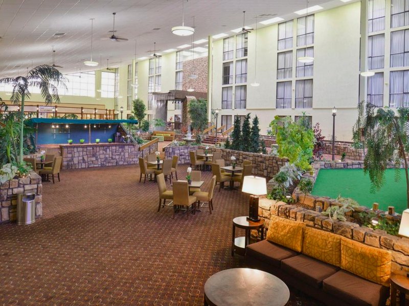 ラマダ プラザ バイ ウィンダム シェリダン ホテル アンド コンベンション センター (Ramada Plaza by Wyndham Sheridan Hotel & Convention Center)の写真