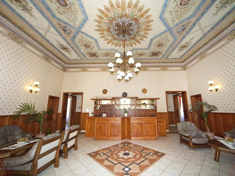 アストリア ホテル アンド レストラン (Astoria Hotel and Restaurant)の写真