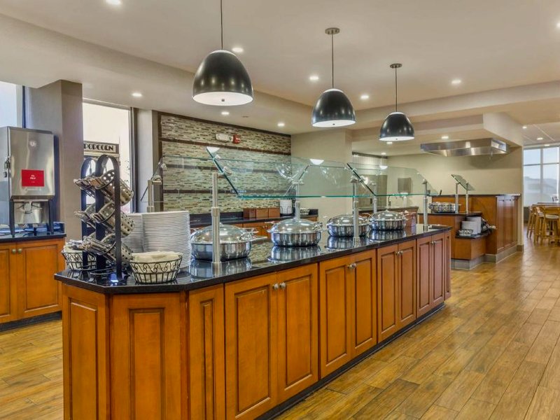 ドゥルーリー イン アンド スイーツ セントルイス サウスウェスト (Drury Inn & Suites St Louis Southwest)の写真