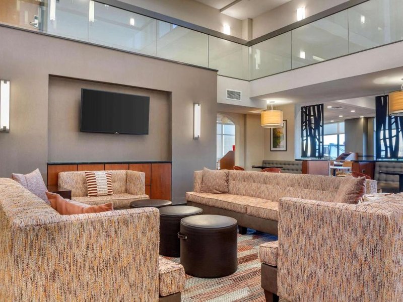 ドゥルーリー イン アンド スイーツ セントルイス サウスウェスト (Drury Inn & Suites St Louis Southwest)の写真