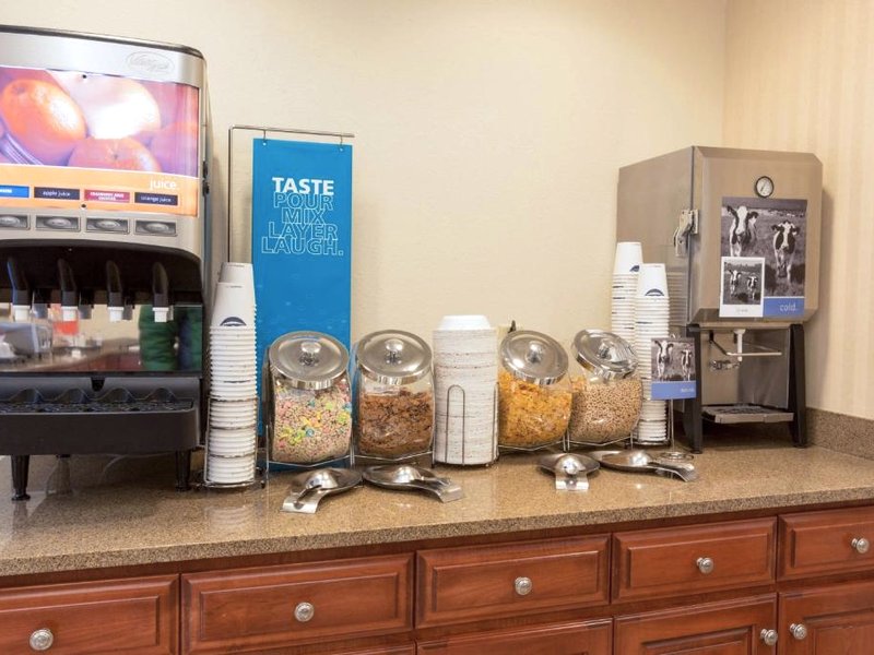 Hampton Inn St. Louis-I-44 Southwest (Near Six Flags)の写真