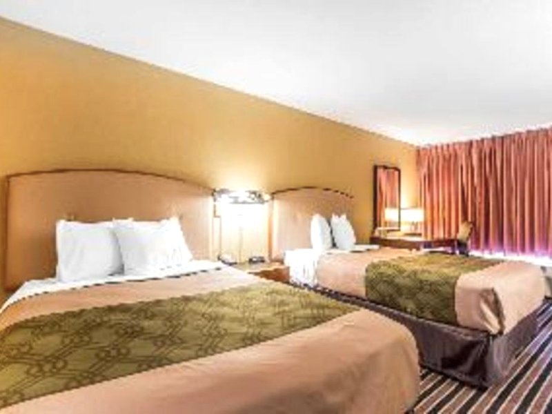 Inn by the Lake Gilbertsville Hotelの写真