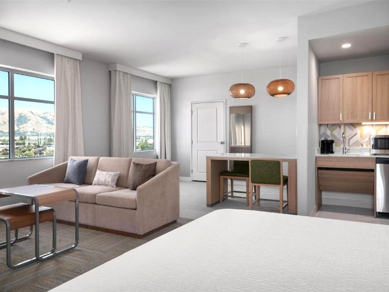 Homewood Suites by Hilton Fremont, CAの写真