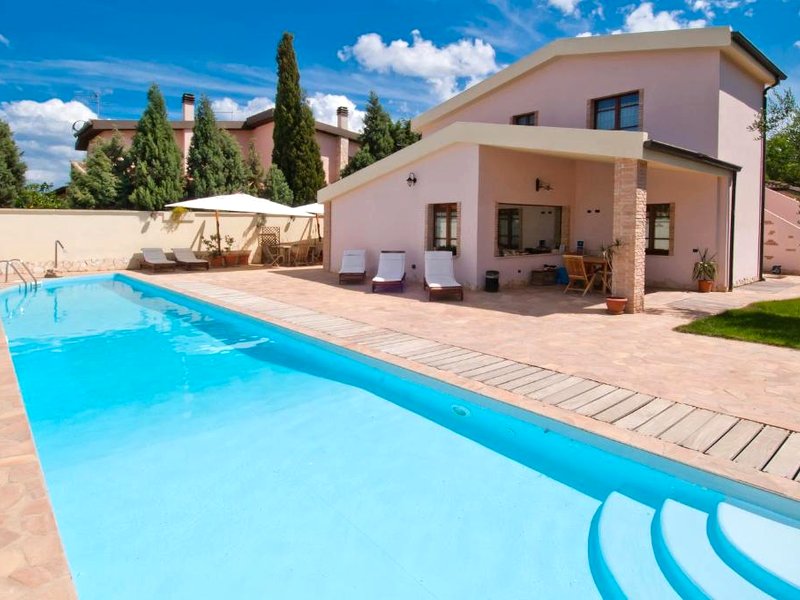 ゼンタルービア (Gentarrubia)の写真