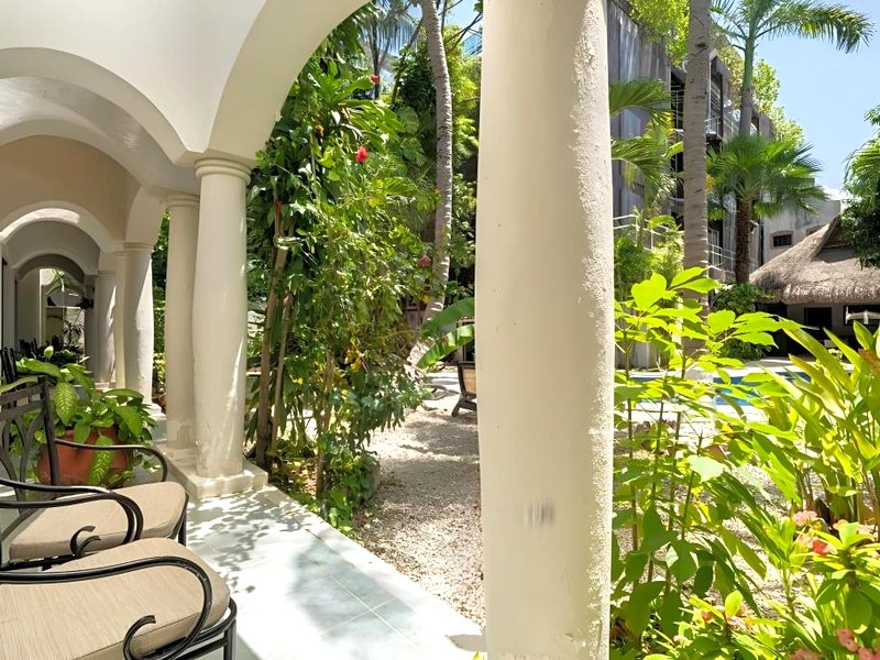 Hacienda Paradise By BFHの写真