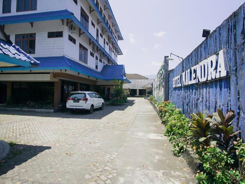 レッドドアーズ プラス ニア ペラブハン ビトゥン (RedDoorz Plus near Pelabuhan Bitung)の写真