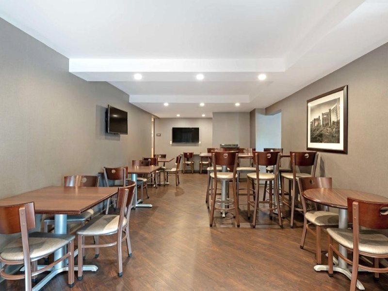 ベストウェスタン ユニバーシティ イン アット バルパライソ (Best Western University Inn at Valparaiso)の写真