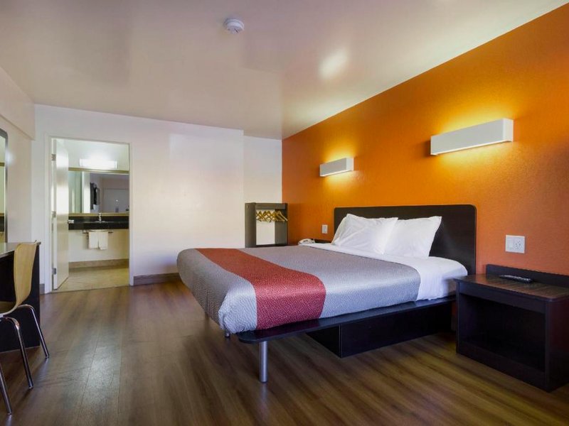 Motel 6 Claremont, CAの写真