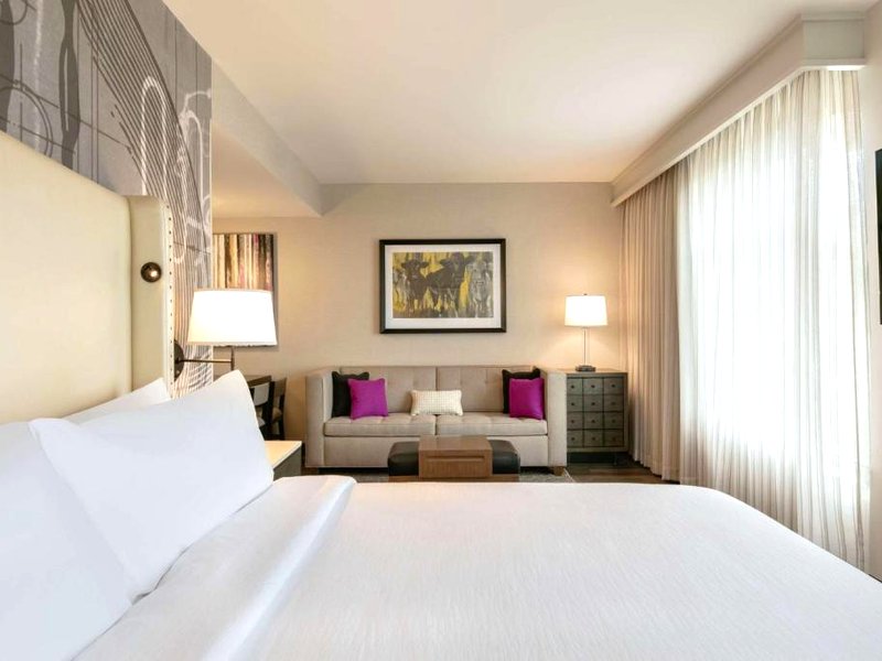 エンバシー スイーツ バイ ヒルトン バークレー ハイツ (Embassy Suites by Hilton Berkeley Heights)の写真