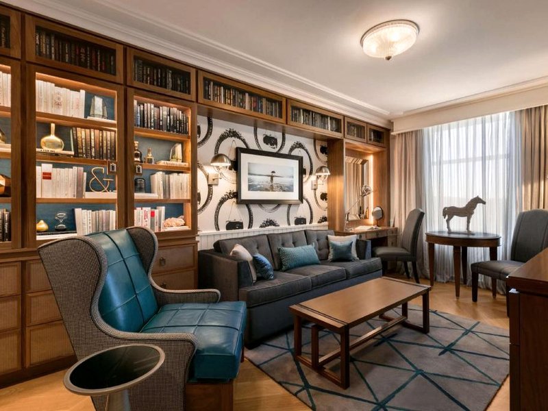 エンバシー スイーツ バイ ヒルトン バークレー ハイツ (Embassy Suites by Hilton Berkeley Heights)の写真