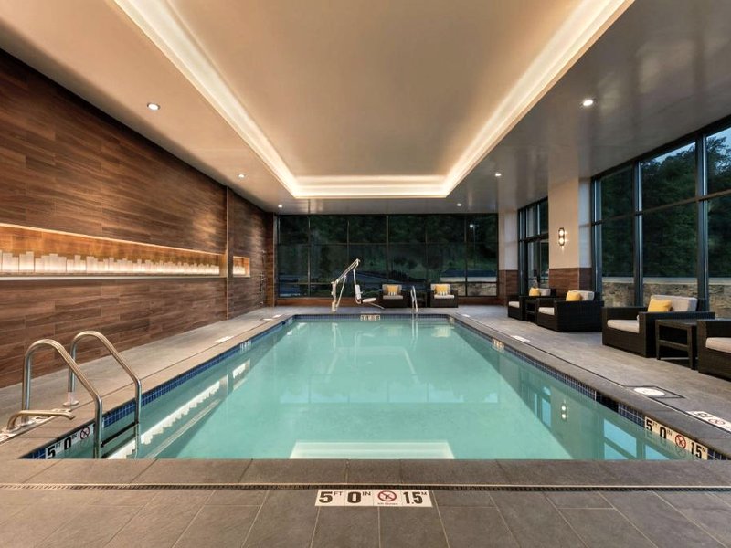 エンバシー スイーツ バイ ヒルトン バークレー ハイツ (Embassy Suites by Hilton Berkeley Heights)の写真