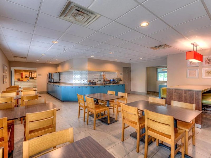 カントリー イン&スイーツ バイ ラディソン クリスタル レイク IL (Country Inn & Suites by Radisson, Crystal Lake, IL)の写真