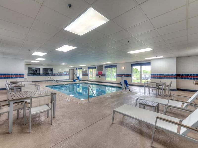 カントリー イン&スイーツ バイ ラディソン クリスタル レイク IL (Country Inn & Suites by Radisson, Crystal Lake, IL)の写真