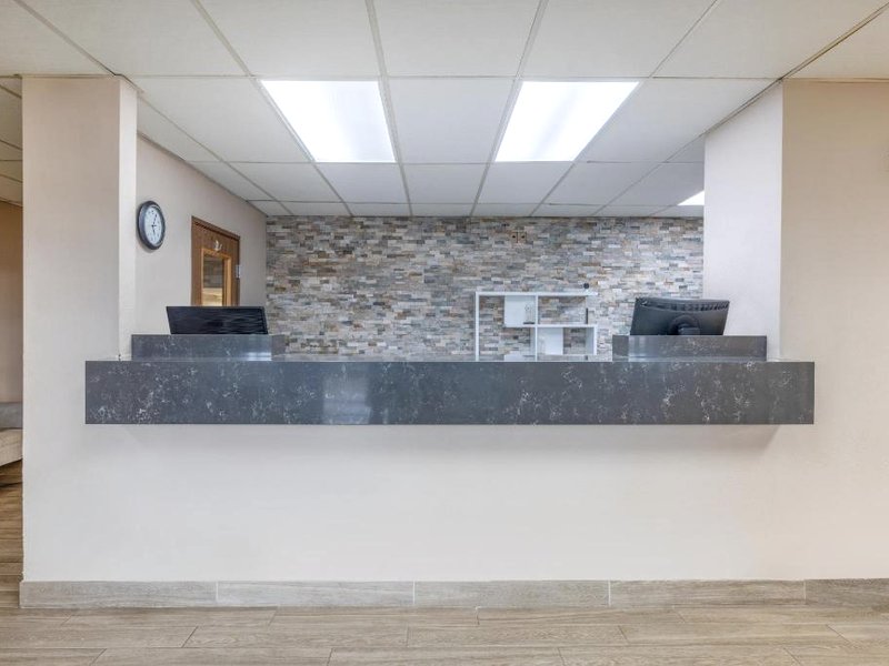 スーパー 8 バイ ウインダム ビュート MT (Super 8 By Wyndham Butte Mt)の写真