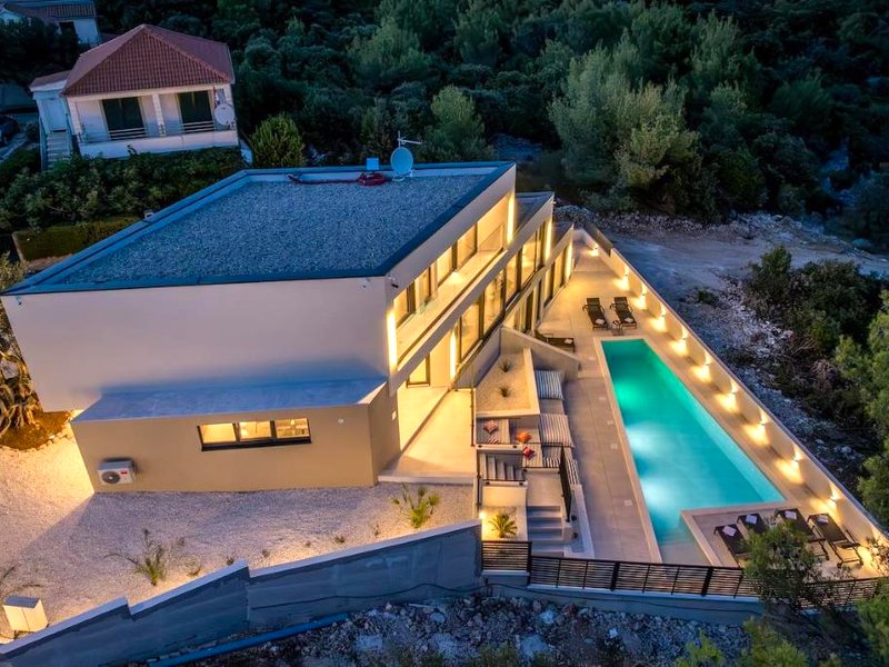 ［ビニスス タウンセンター］ヴィラ（m²）｜ 4ベッドルーム／4バスルーム (Mar Escape Villa Croatia)の写真