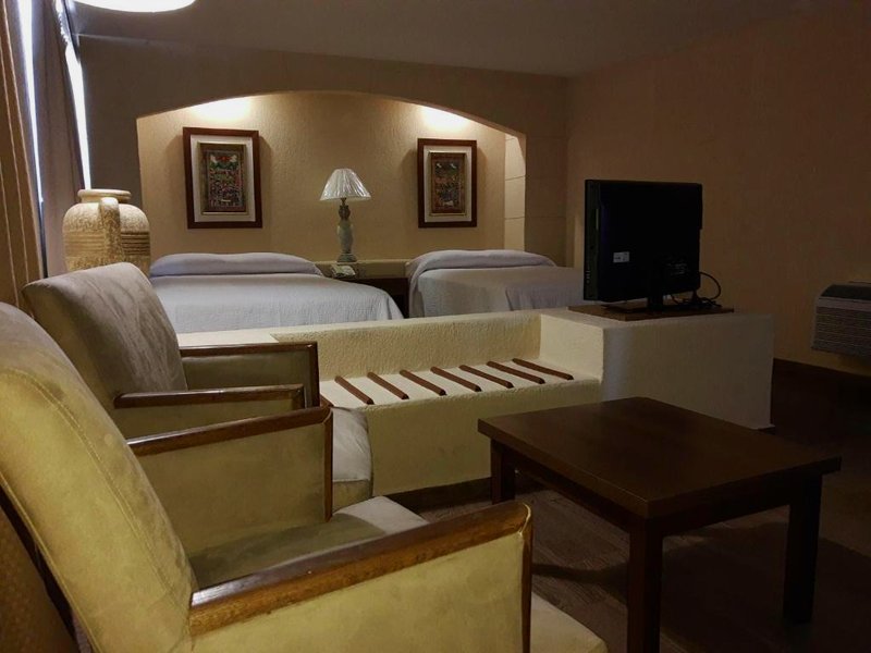 ホテル ラス パルマス ミッドウェイ イン (Hotel Las Palmas Midway Inn)の写真