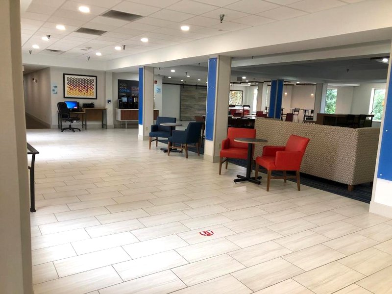 Holiday Inn Express and Suites Pittsburgh West Mifflin By IHGの写真