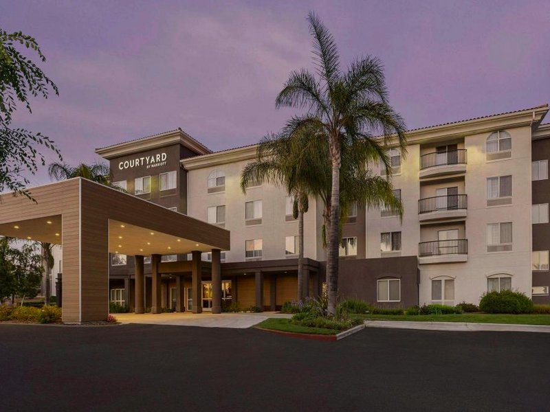 コートヤード ベンチュラ シミバレー (Courtyard Ventura Simi Valley)の写真