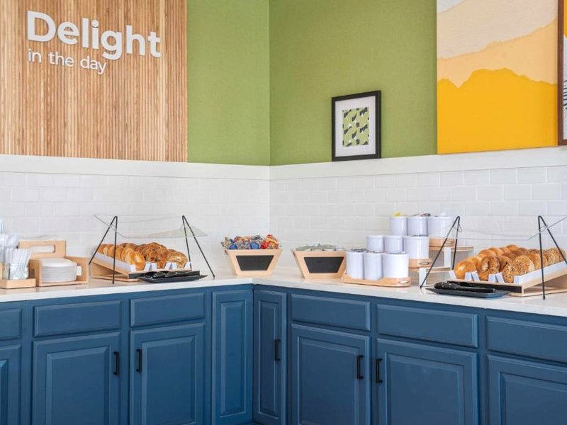 Spark by Hilton Minotの写真