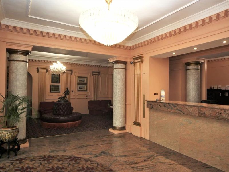 ブリストル ホテル (Bristol Hotel)の写真