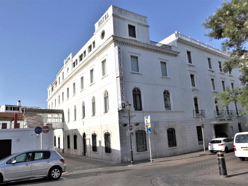 ブリストル ホテル (Bristol Hotel)の写真