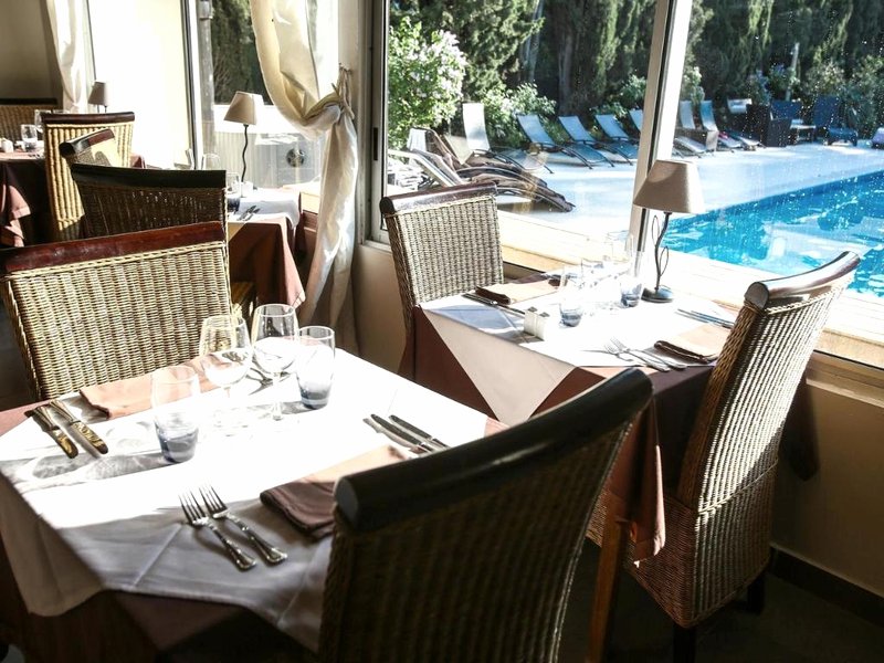 Logis Hôtel - Restaurant Résidence Les Cèdres (Logis Hotel - Restaurant Residence Les Cedres)の写真