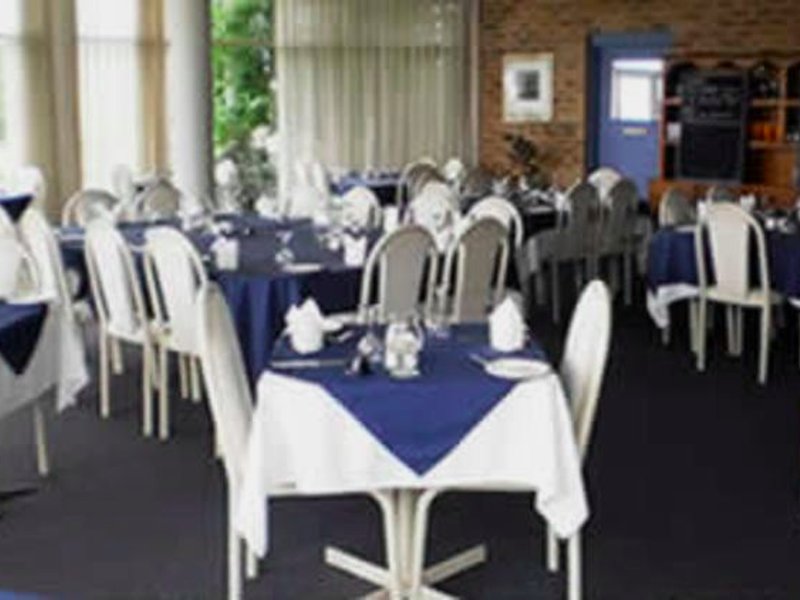 Lake Haven Motor Inn and Palms Restaurantの写真