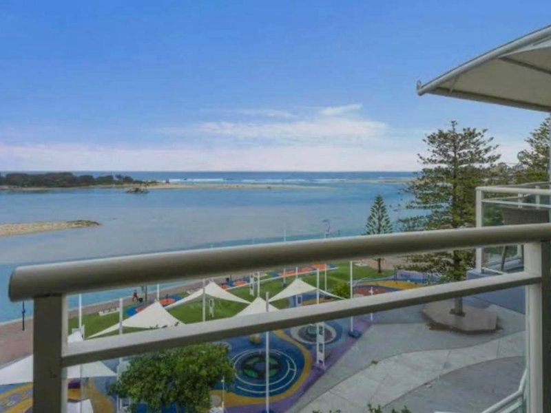 Panoramic oceanview room at the Oaks waterfront resortの写真