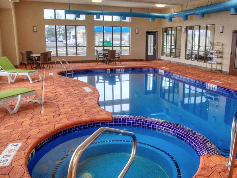 Comfort Suites Plymouth near US-30の写真