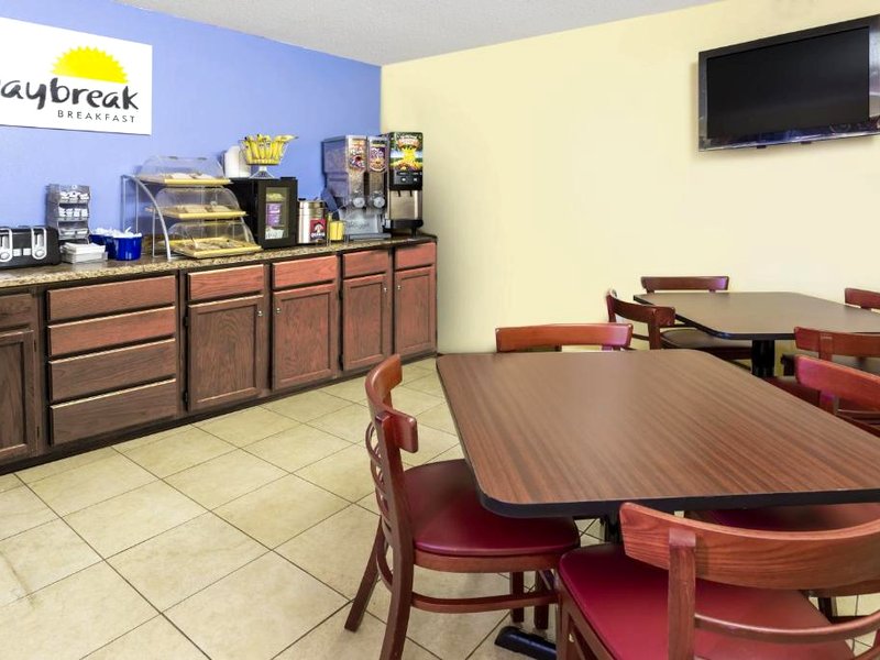 Days Inn by Wyndham Plymouthの写真