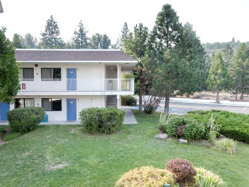 Motel 6 Weed, CA - Mount Shastaの写真