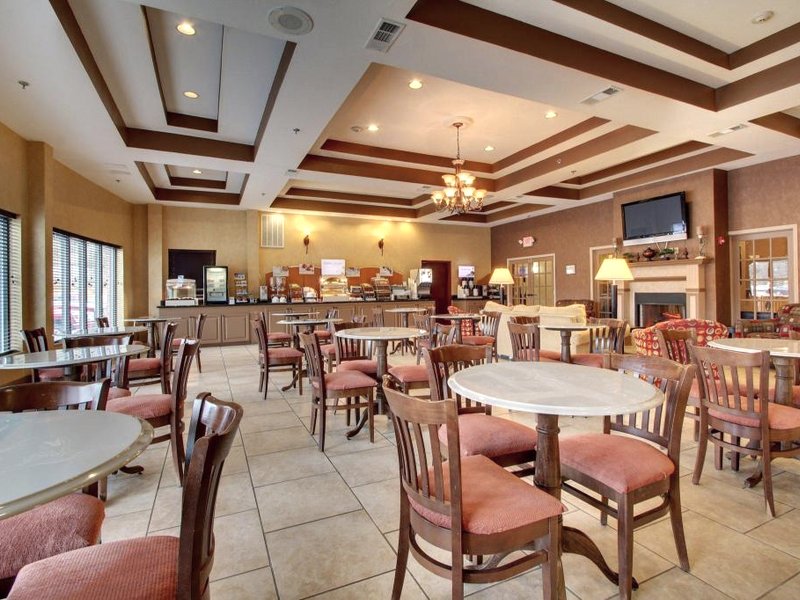 Holiday Inn Express & Suites Laurel By IHGの写真