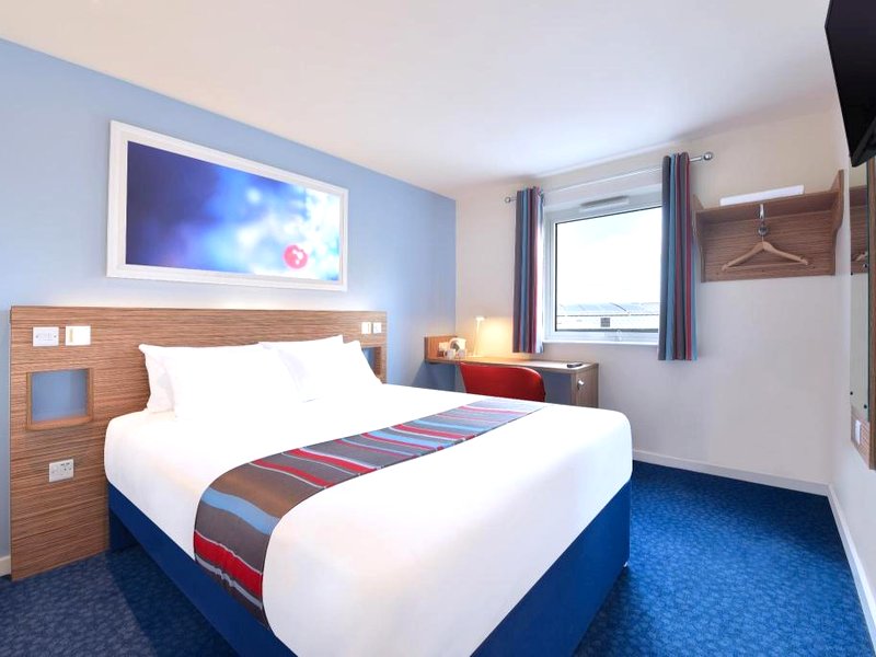 トラベロッジ ファーンボロー セントラル (Travelodge Farnborough Central)の写真