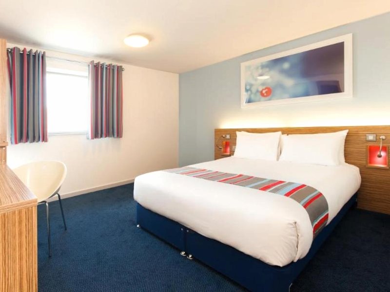 トラベロッジ ファーンボロー セントラル (Travelodge Farnborough Central)の写真