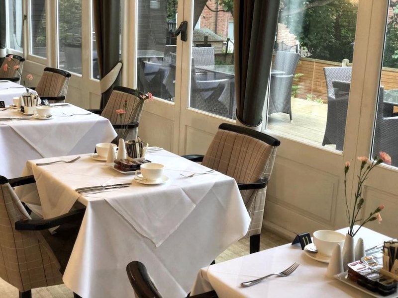 The Falcon Hotelの写真