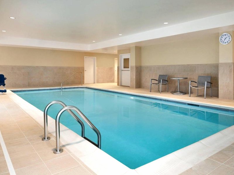 TownePlace Suites Dubuque Downtownの写真