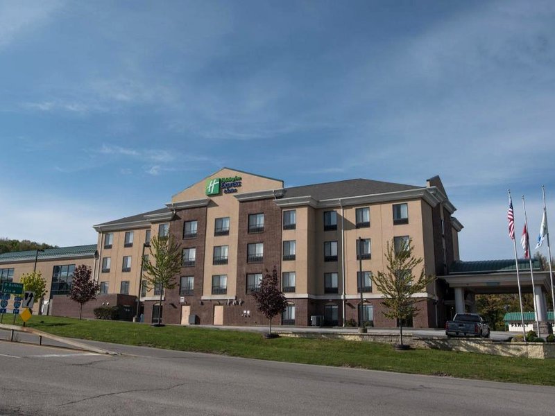 ホリデイ イン エクスプレス ホテル ＆ スイーツ ノース イースト エリー アイ 90 エグジット 41 バイ IHG (Holiday Inn Express Hotel & Suites North East - Erie I-90 Exit 41 By IHG)の写真